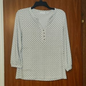 Black and white 3/4 length blouse from New York and Company. Size M.